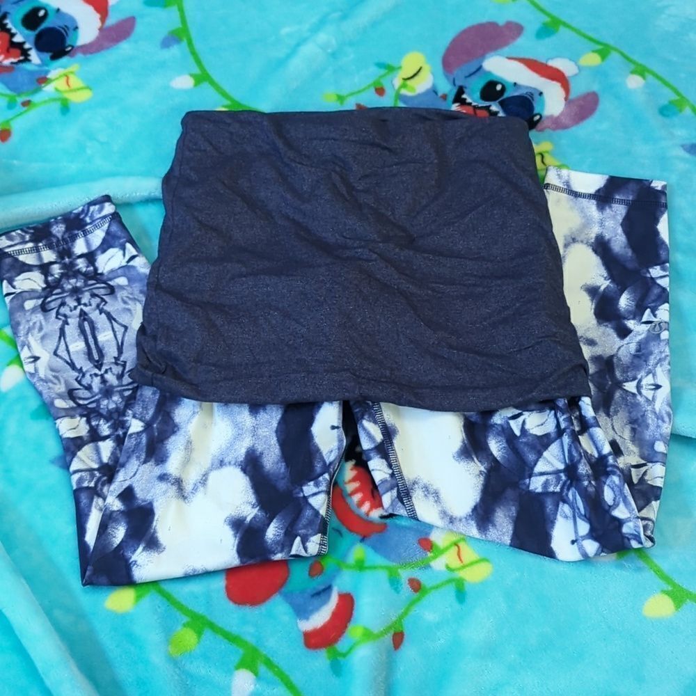 Lululemon Yin To You Crop Pant with Skirt Ink Blot White Blue size 4